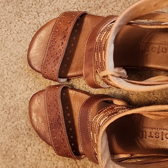 Bed Stu Artemis Tan Rustic Sandals - Picture 9 of 16